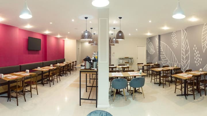 CLH SUITES Copacabana Domingos Ferreira
