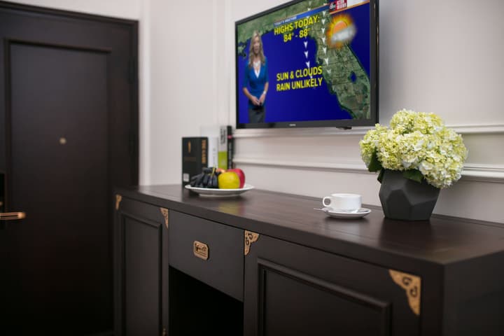 Golden Rooster Hotel