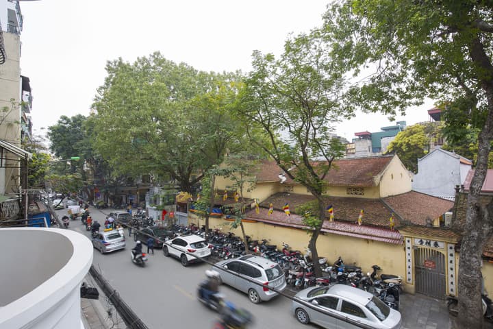Golden Rooster Hotel