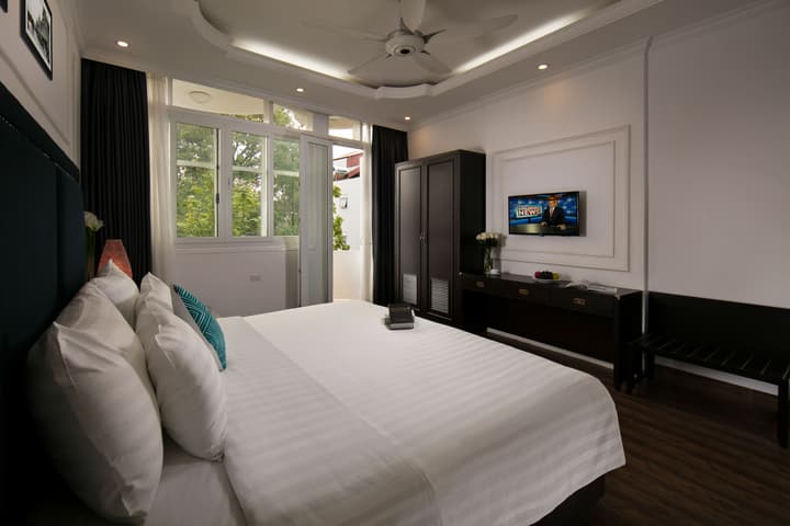Golden Rooster Hotel