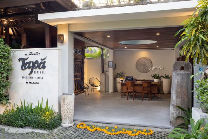 Tapa Tepi Kali Canggu by Pramana