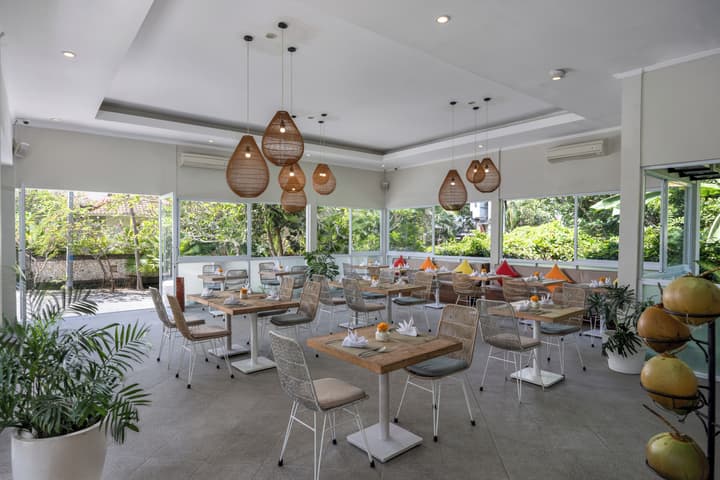 Tapa Tepi Kali Canggu by Pramana