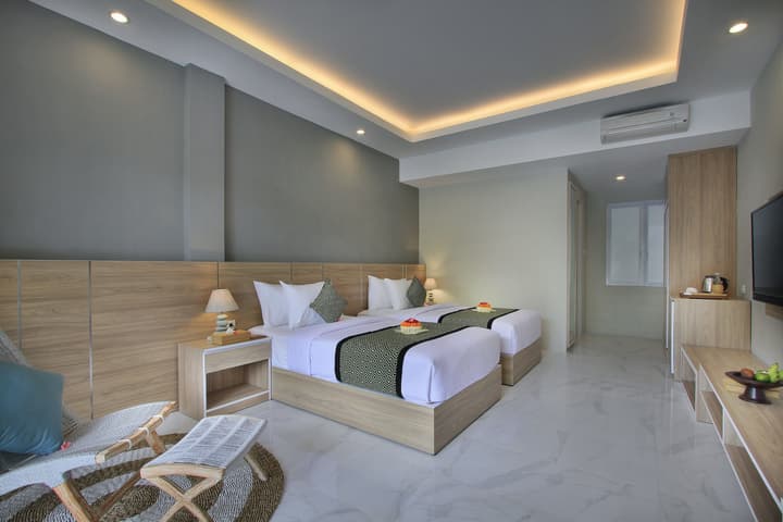 Tapa Tepi Kali Canggu by Pramana
