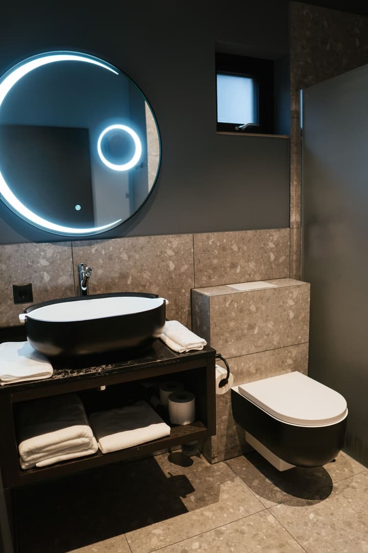 Black Beach Suites