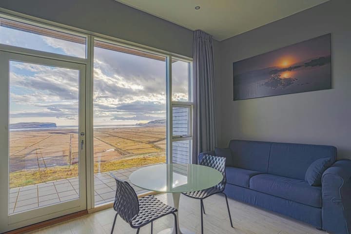Black Beach Suites