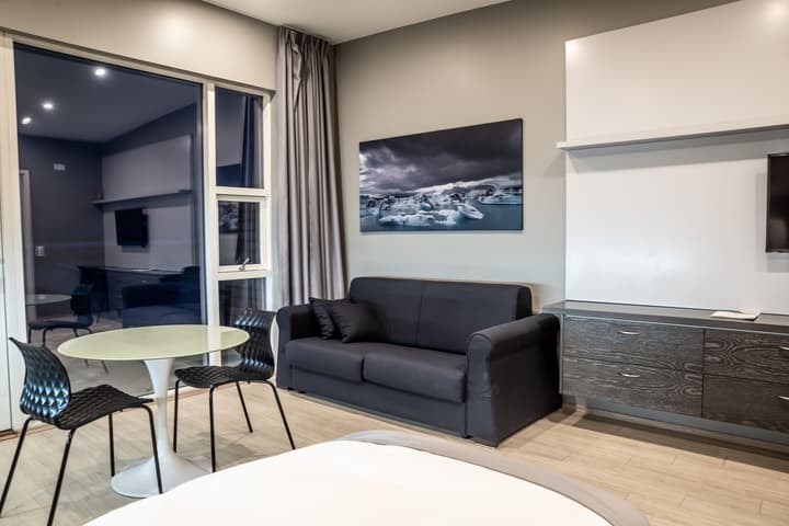 Black Beach Suites