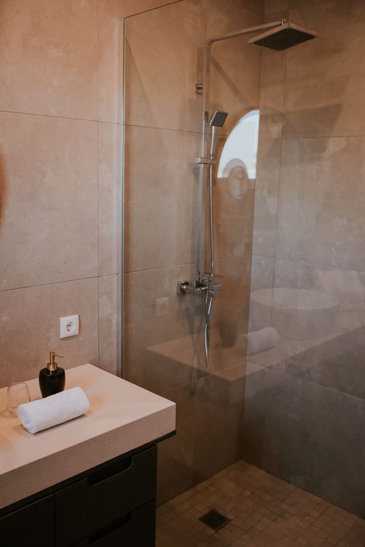 Black Beach Suites