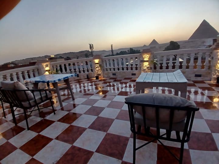 Royal pyramids Inn