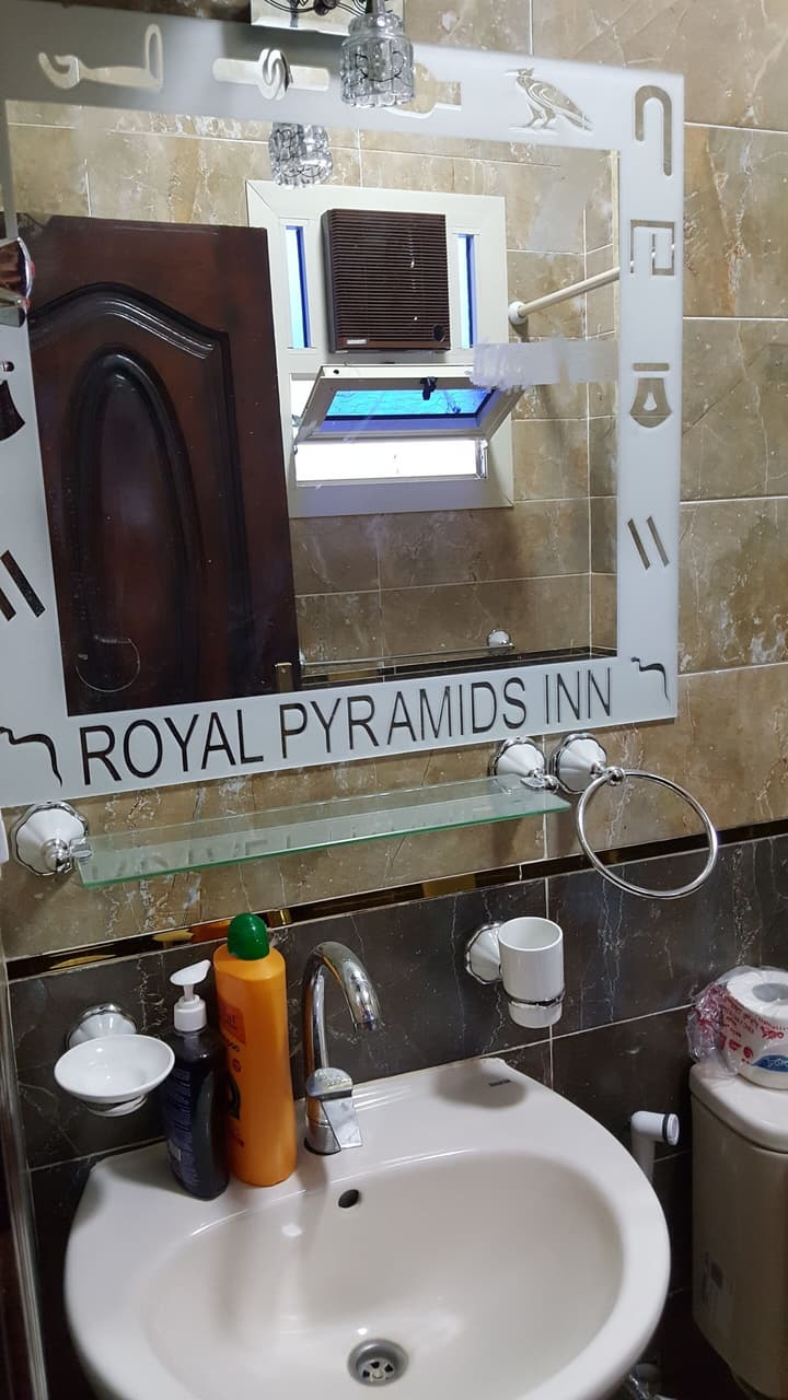 Royal pyramids Inn