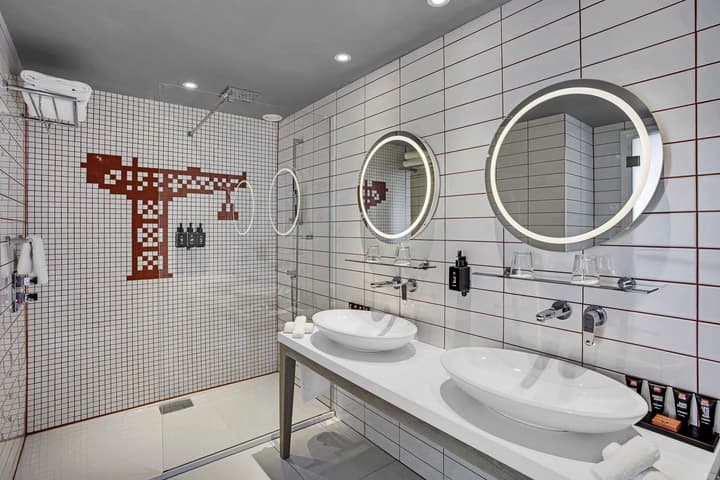 Radisson RED Glasgow