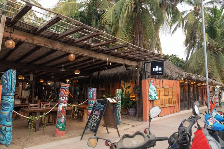 Nílu Puerto Escondido by Selina