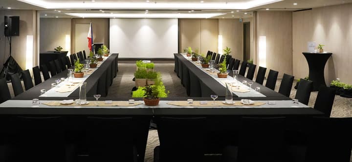 Savoy Hotel Manila near Airport NAIA Terminal 3 MNL