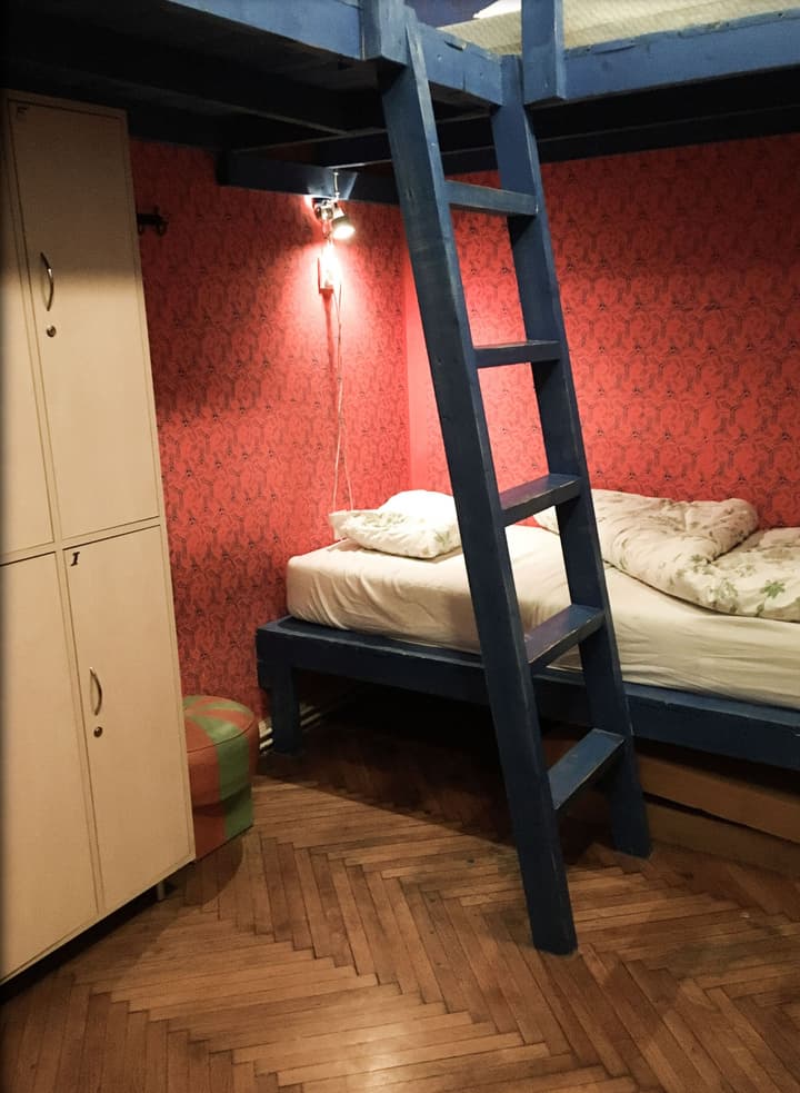 Baroque Hostel & Coworking