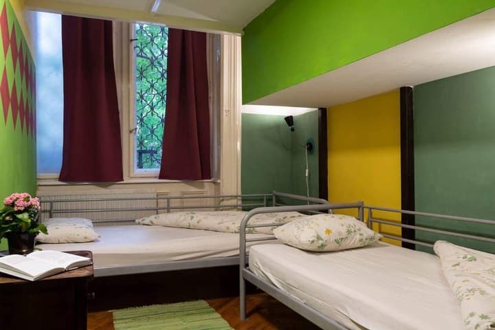 Baroque Hostel & Coworking
