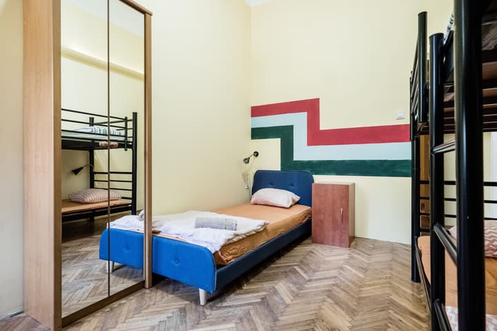 Baroque Hostel & Coworking