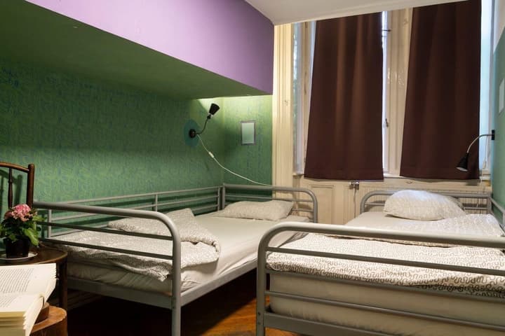 Baroque Hostel & Coworking