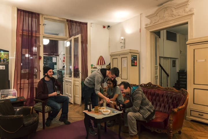 Baroque Hostel & Coworking