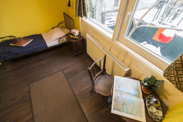 Baroque Hostel & Coworking
