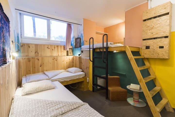 Baroque Hostel & Coworking
