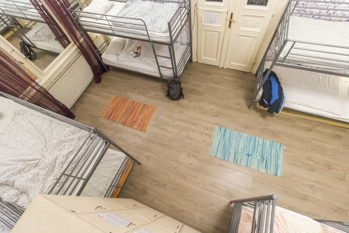 Baroque Hostel & Coworking
