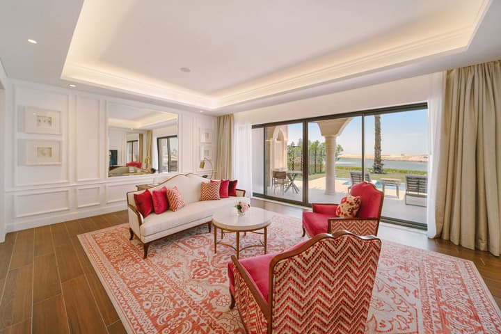 Royal Saray Resort