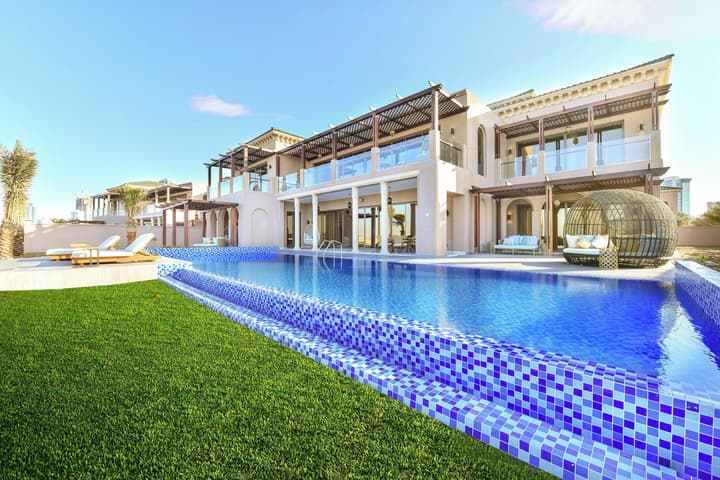 Royal Saray Resort