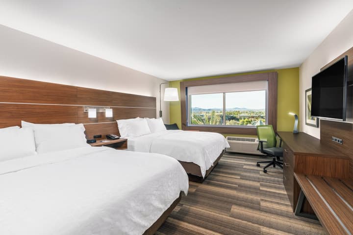 Holiday Inn Express & Suites Lake Havasu - London Bridge by IHG