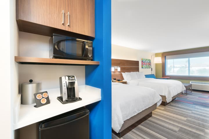 Holiday Inn Express & Suites Lake Havasu - London Bridge by IHG