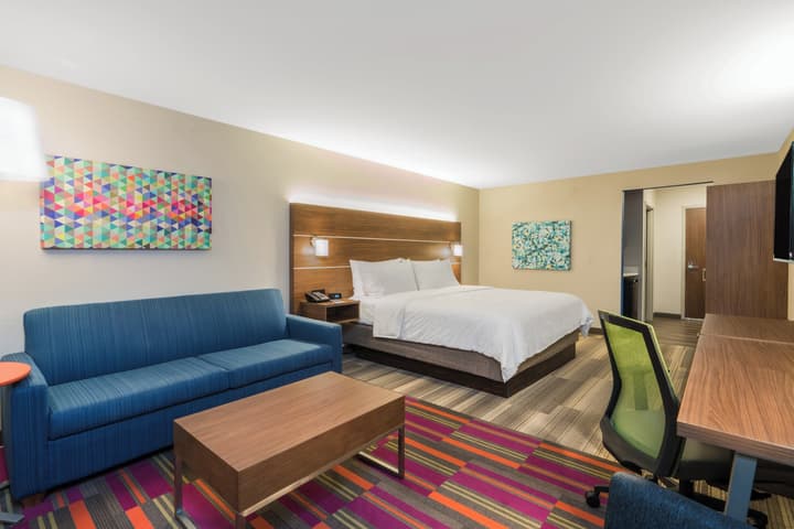 Holiday Inn Express & Suites Lake Havasu - London Bridge by IHG