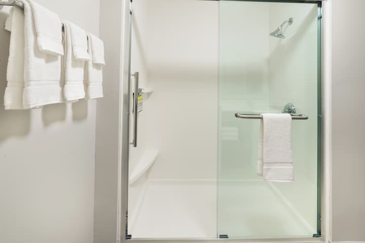 Holiday Inn Express & Suites Lake Havasu - London Bridge by IHG