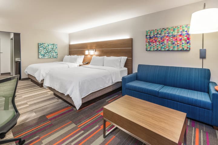 Holiday Inn Express & Suites Lake Havasu - London Bridge by IHG
