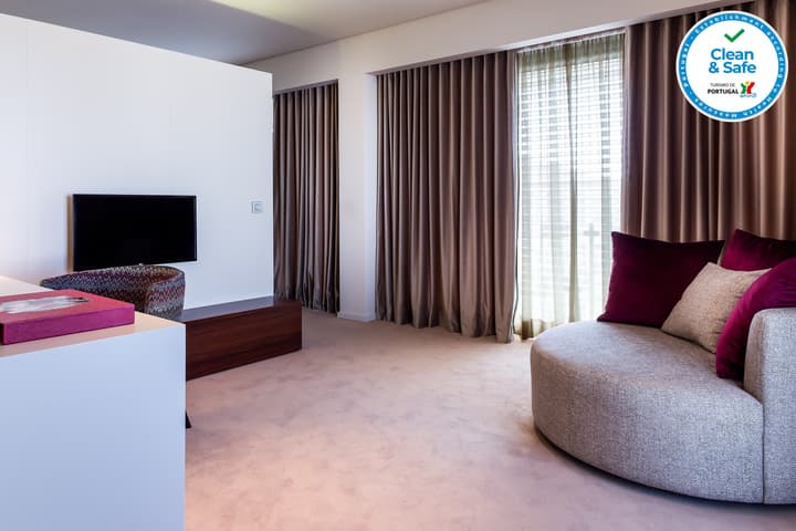 4615 Hotel