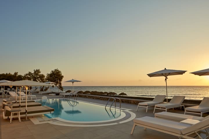 Costa Grand Resort & Spa