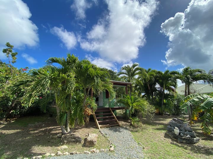 The Greenside Cottages - Private Tropical Garden - Residential area 5 mins from the beach