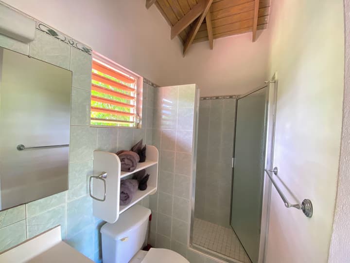 The Greenside Cottages - Private Tropical Garden - Residential area 5 mins from the beach