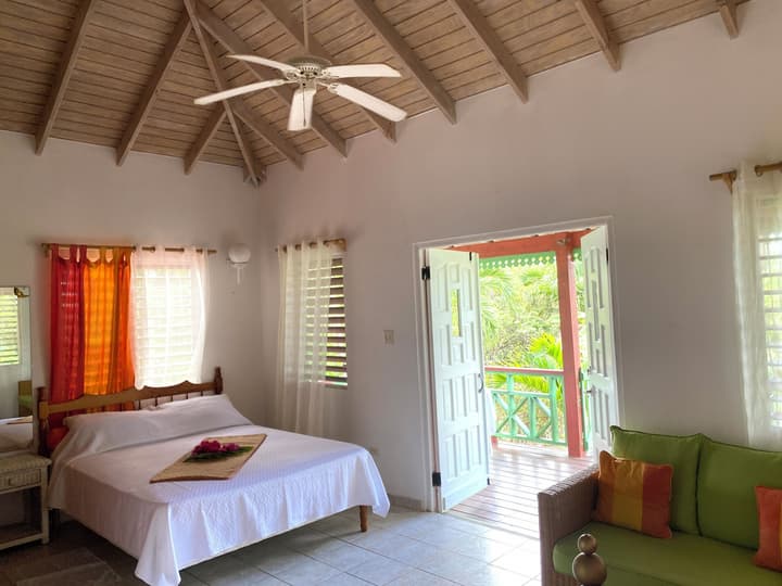 The Greenside Cottages - Private Tropical Garden - Residential area 5 mins from the beach