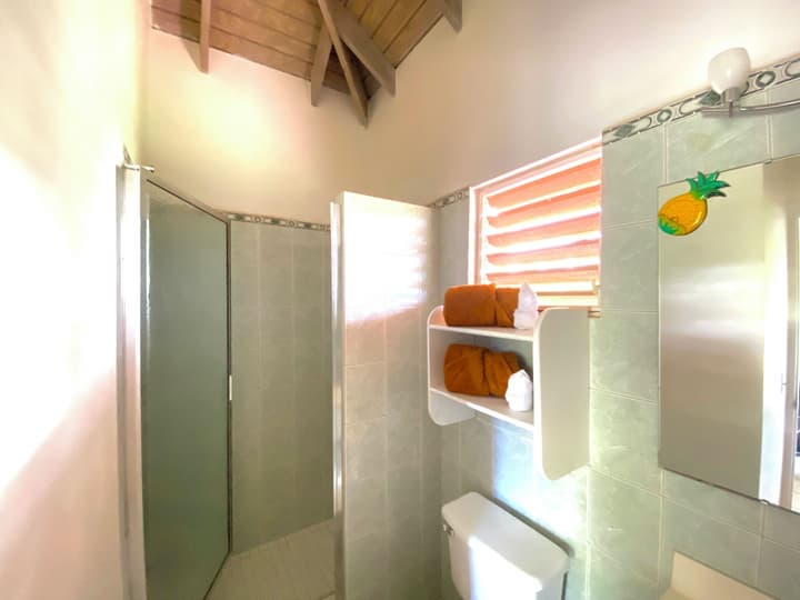 The Greenside Cottages - Private Tropical Garden - Residential area 5 mins from the beach