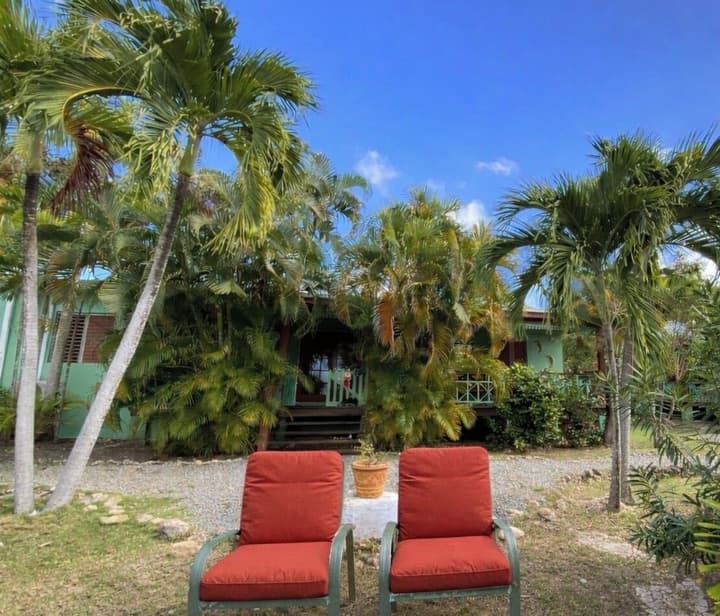 The Greenside Cottages - Private Tropical Garden - Residential area 5 mins from the beach