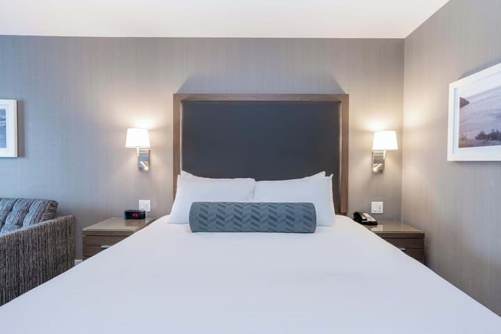 Sandman Signature St. John's Hotel