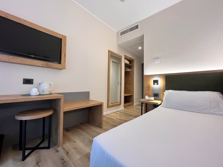 Hotel America