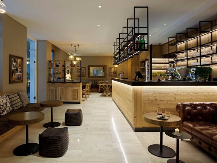 Hotel America