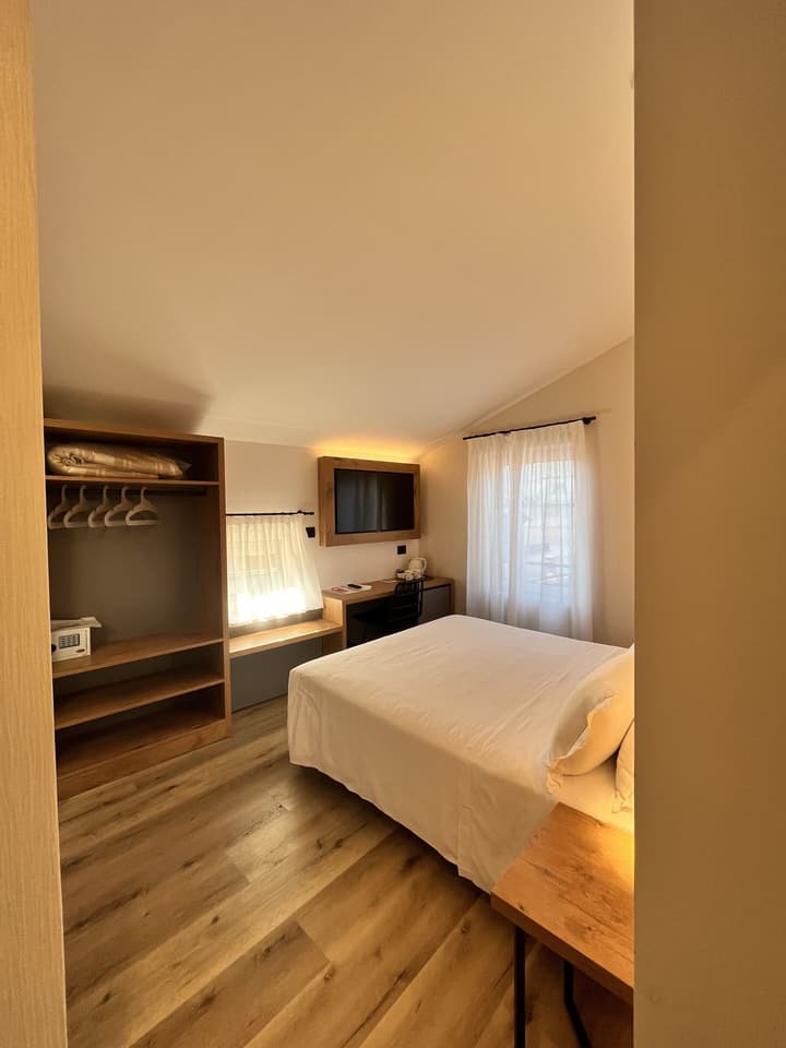 Hotel America