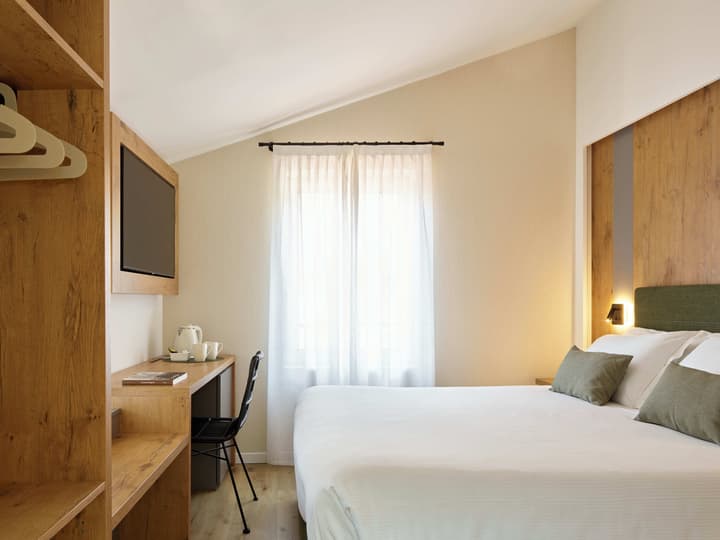Hotel America