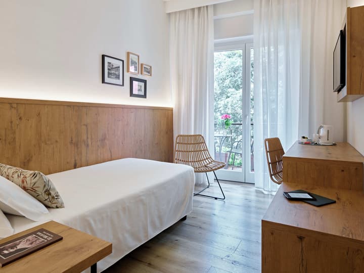 Hotel America