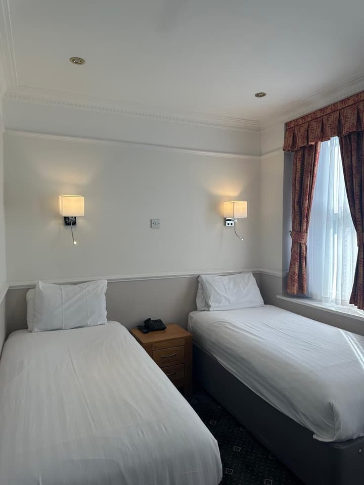 Hyde Park Radnor Hotel