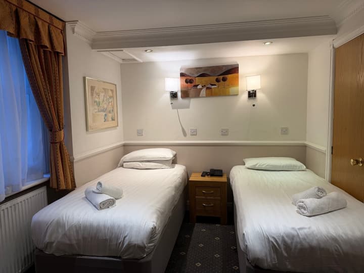 Hyde Park Radnor Hotel