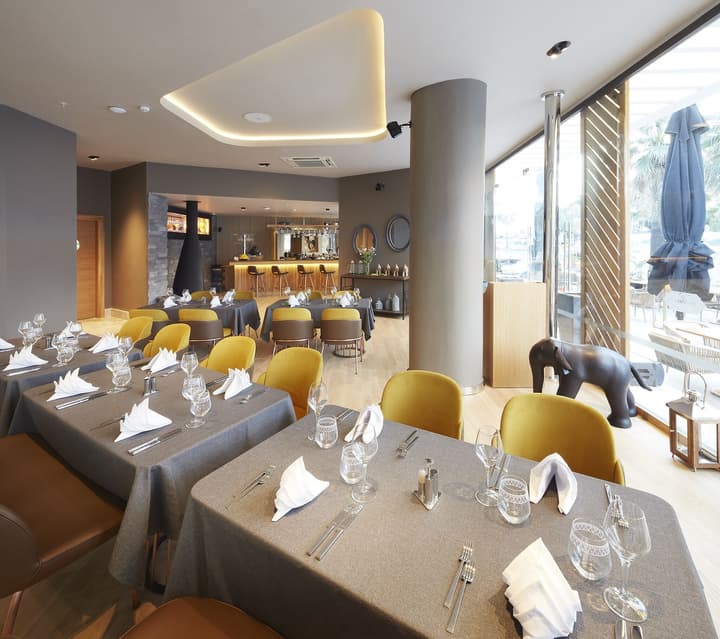 Lalila Blue Suites