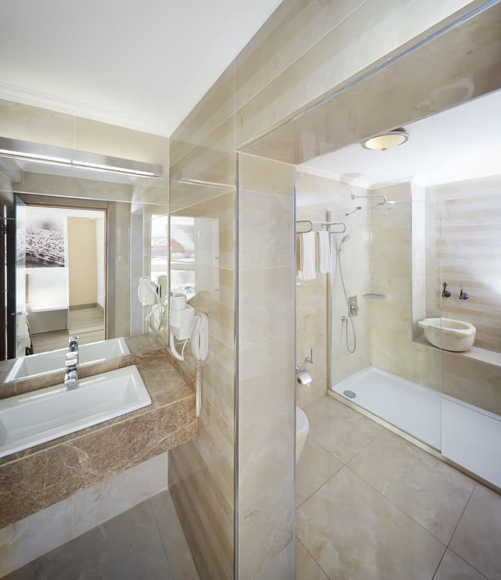 Lalila Blue Suites