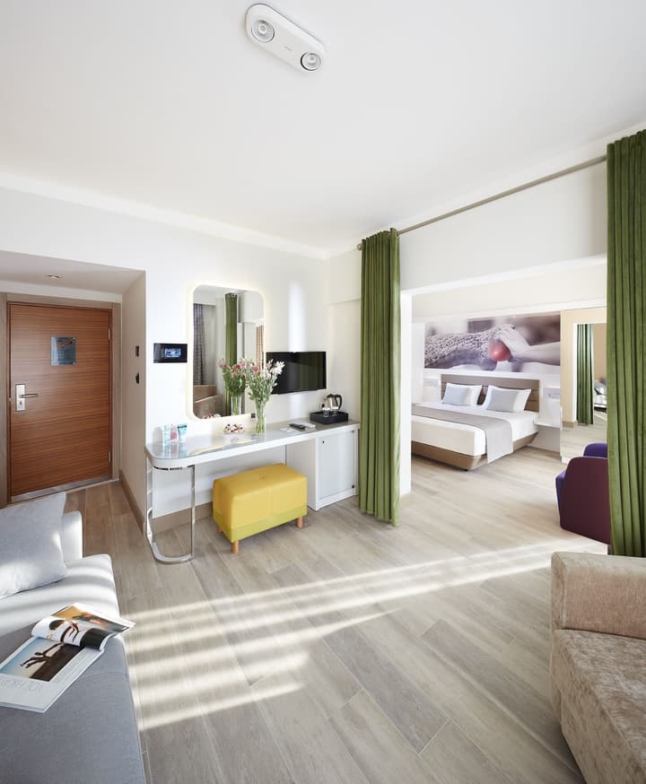 Lalila Blue Suites