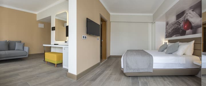 Lalila Blue Suites